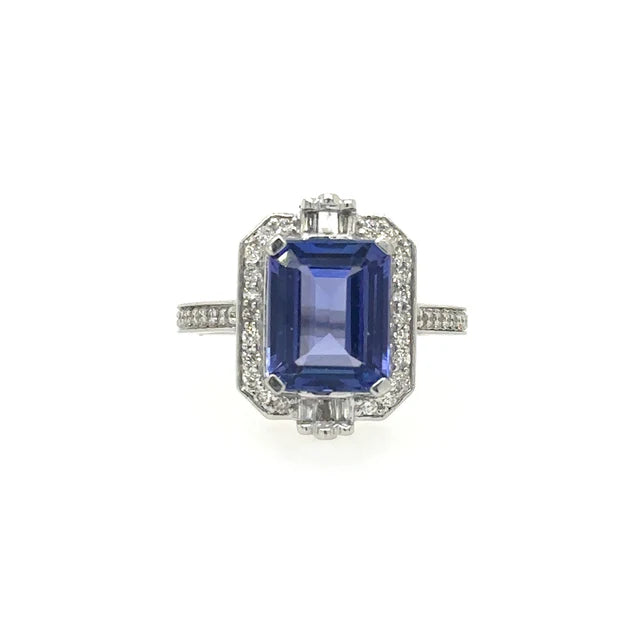 WHITE GOLD TANZANITE RING WITH DIAMONDS