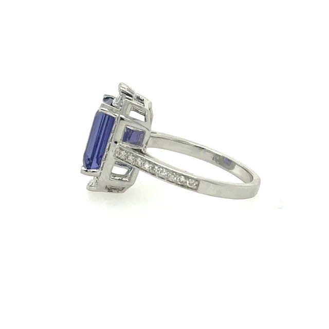 WHITE GOLD TANZANITE RING WITH DIAMONDS