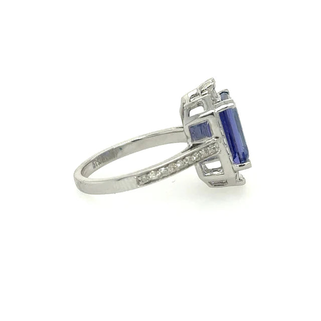 WHITE GOLD TANZANITE RING WITH DIAMONDS