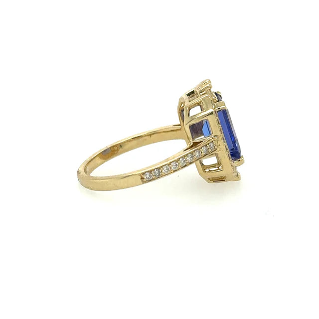 YELLOW GOLD TANZANITE RING WITH DIAMONDS
