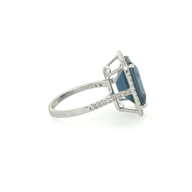 WHITE GOLD TOPAZ RING WITH DIAMONDS
