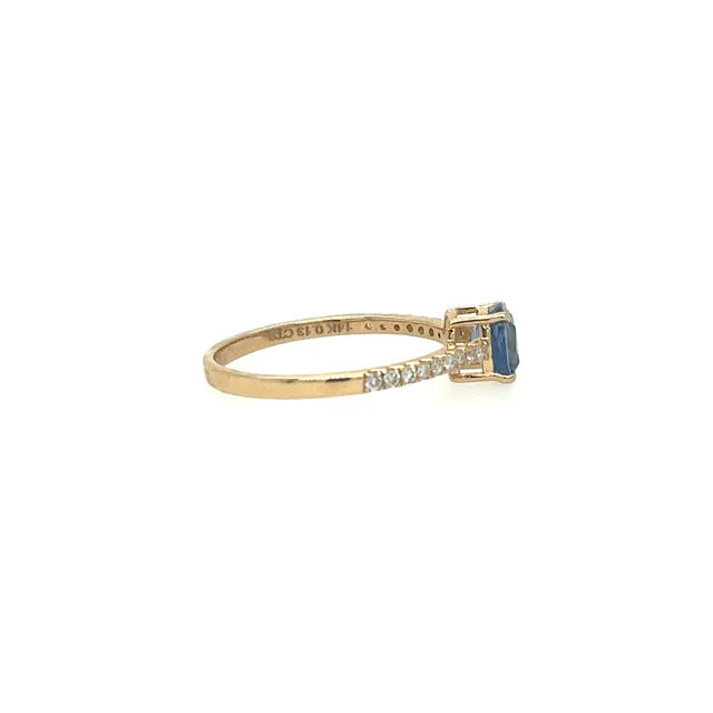 YELLOW GOLD SAPPHIRE RING WITH DIAMONDS