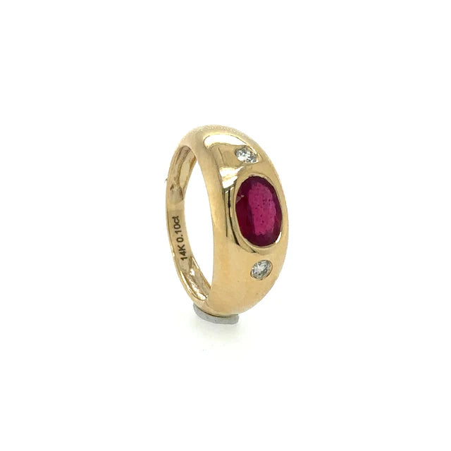 YELLOW GOLD RING WITH RUBY AND DIAMONDS