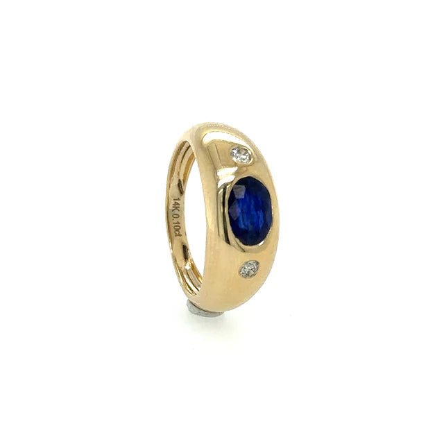 YELLOW GOLD RING WITH SAPPHIRE AND DIAMONDS