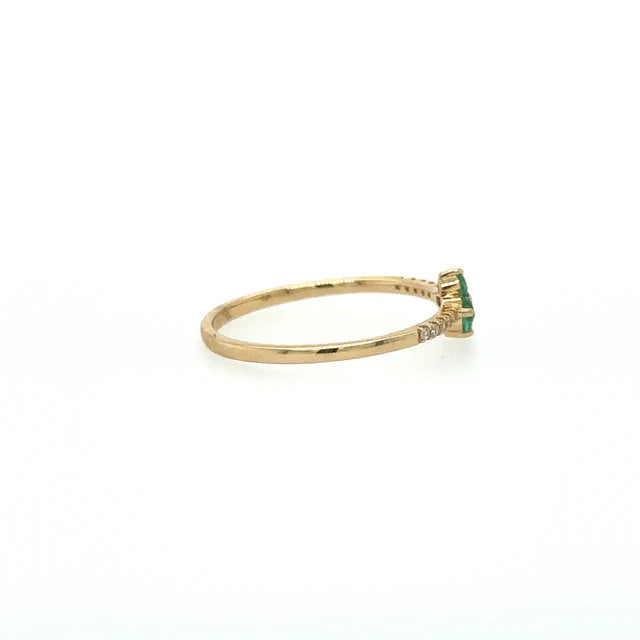 YELLOW GOLD EMERALD RING WITH DIAMONDS