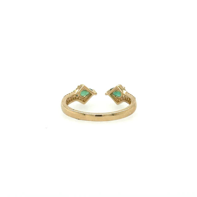 YELLOW GOLD EMERALD RING WITH DIAMONDS