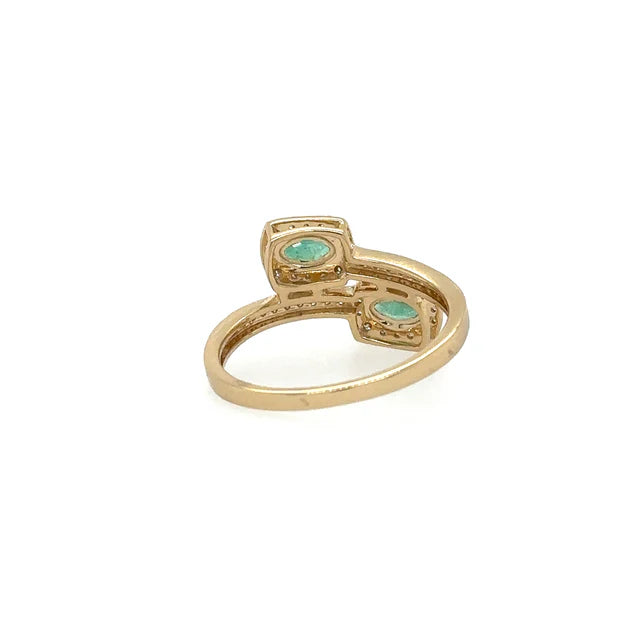 YELLOW GOLD EMERALD RING WITH DIAMONDS
