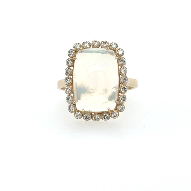 YELLOW GOLD OPAL RING WITH DIAMONDS